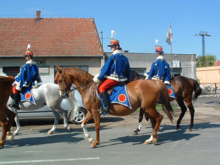 2002. 