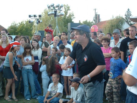 2004. 09. 11.